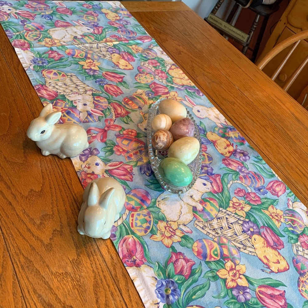 Easter bunnies table runner